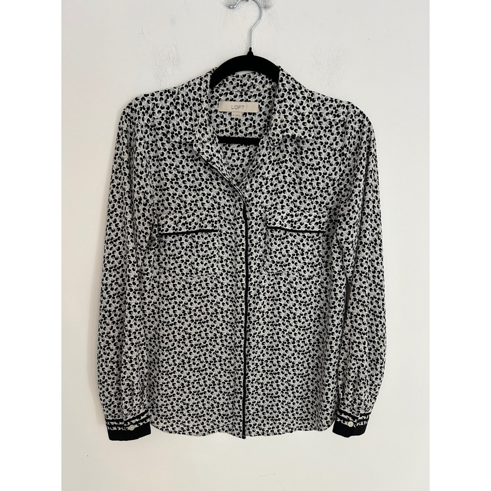 LOFT Womens Black White Animal Print Button Down Blouse Shirt XS Chest Pockets‎